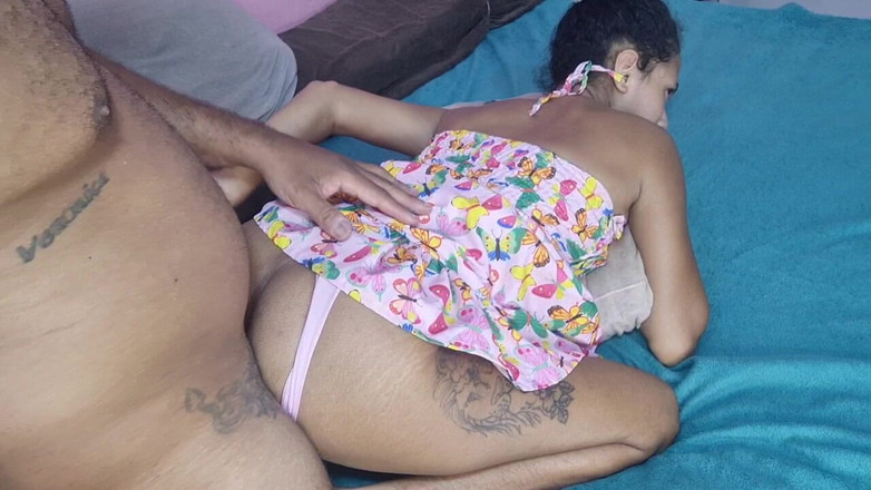 LeoOgro: 继父会在继女需要的任何帮助时提供帮助