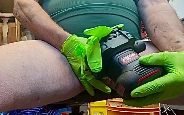 Ilovetoshowmyfun: Watch This Sander Vibrate His Cock to Orgasium