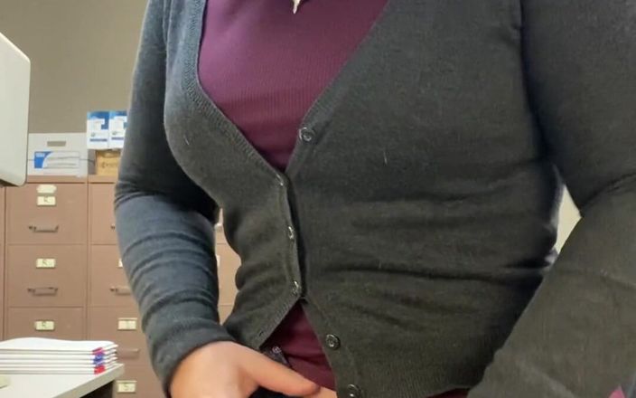 Ms Amanda: Ông chủ người đàn ông đến trong