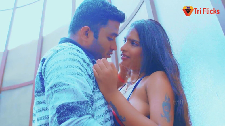 Triflicks: Sesso incredibile con il fratellastro
