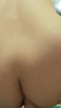 내 두 구멍을 더블 딜도로 채웠어