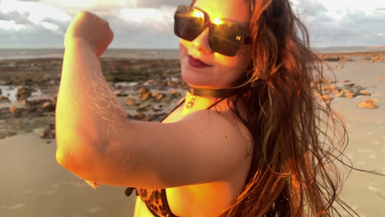 Goddess Li: De zon die mijn gouden vacht kust