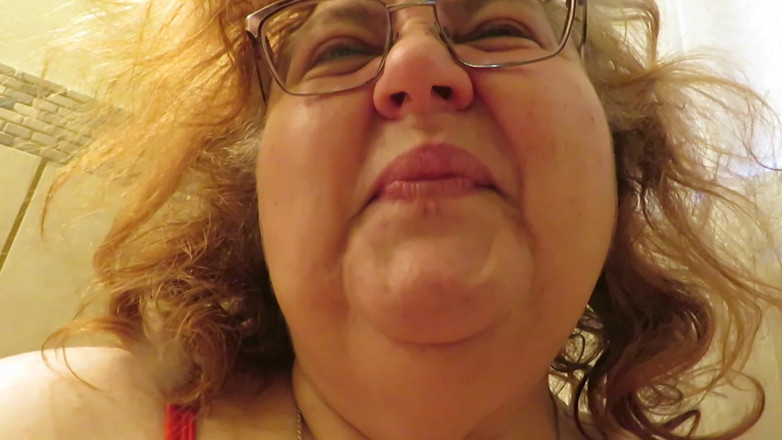 BBW nurse Vicki adventures with friends: Body tour nv in bathroom hairy pussy piss