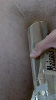 Ich trinke, pisse und trinke wieder