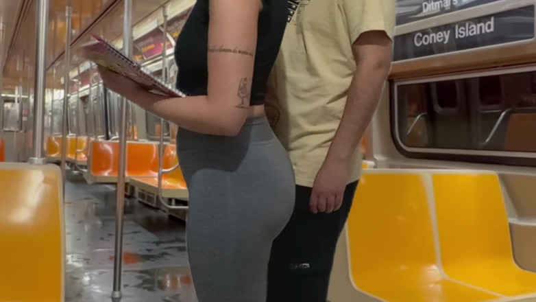 Gabi SweetCouplesStories: La studentessa si fa sborrare sul treno della metropolitana di...