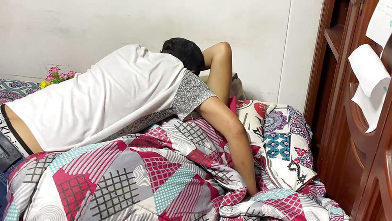 Joraul: Mi marido llega tarde y para deshacerse de mi ira...