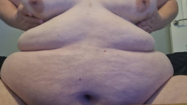 Big man: Seins qui rebondissent