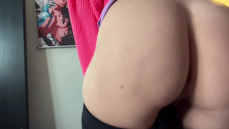 Artemisia Love: Usando uma meia arrastão e fazendo minha bunda perfeita saltar