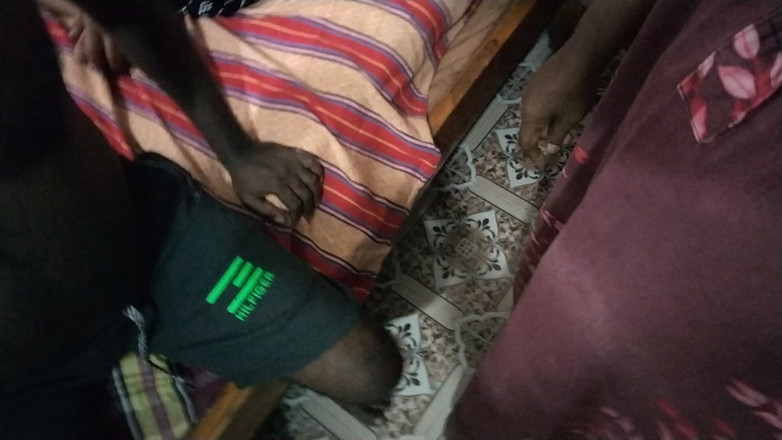 Tamil lesbian: Schmutziges reden über sexvideos