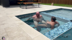 Lady O: Fodendo na piscina