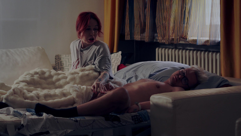 Toma Mur: 배다른 아들과 침대를 공유하는 새엄마 - 음란한 야간 재미!