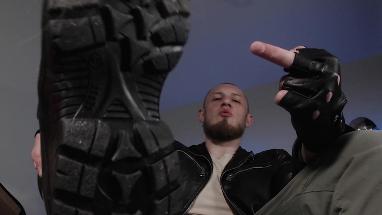 Hunky time: Chefe De Couro Fodeu Sua Boca E Pernas Gozada (parte 1)