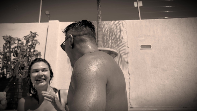 April BigAss: Puta Europea Es Follada "sin Piedad", Traga Meada, Se La Follan...