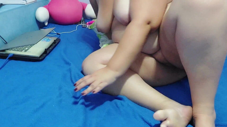 Enfgulosa: Sitting Comfortably in Front of My Toy