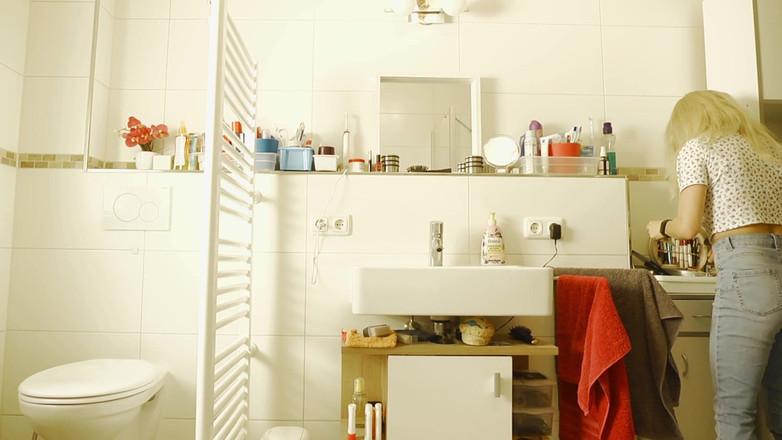 TV_Helena: JOI od tranny holky pro malé poražené ptáky! Ošklivá masturbace...