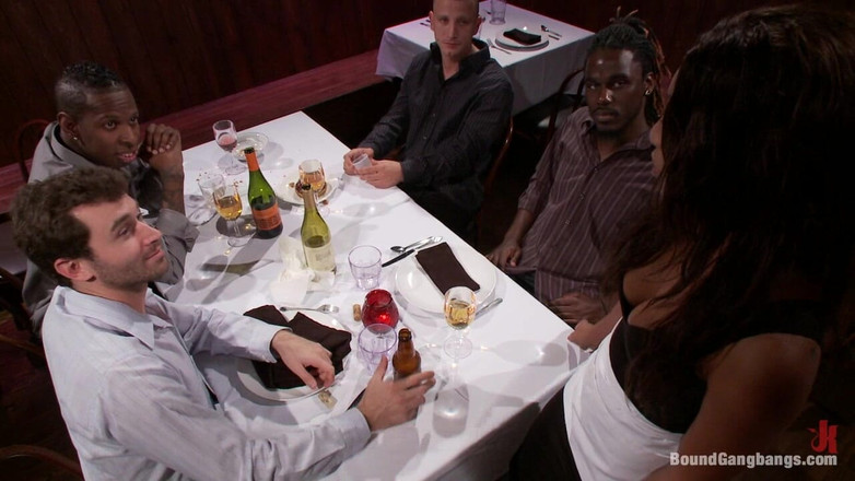 Bound Gang Bangs by Kink: 고객은 항상 옳습니다.