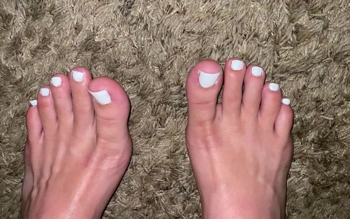footivities: Dipinge le mie dita lunghe in bianco