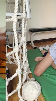 #181 amatir creampie, seks dengan siswa Jepang imut / panggilan ke gym dan air mani