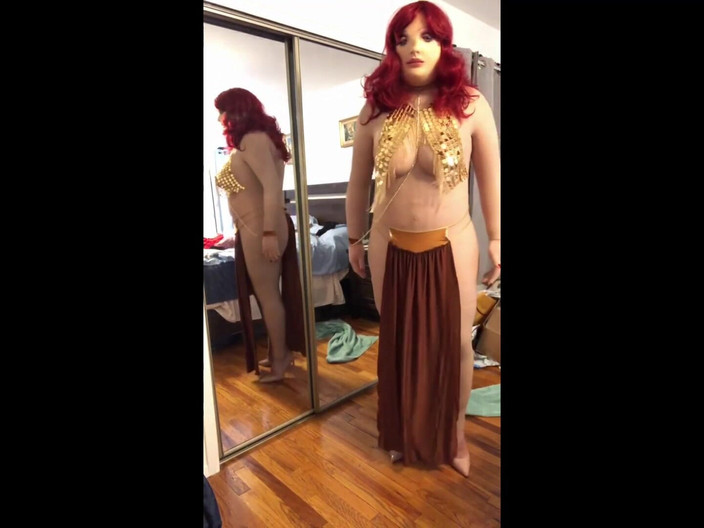 Deanna Doll: Deanna cd doll作为性感的后宫女孩射出她的