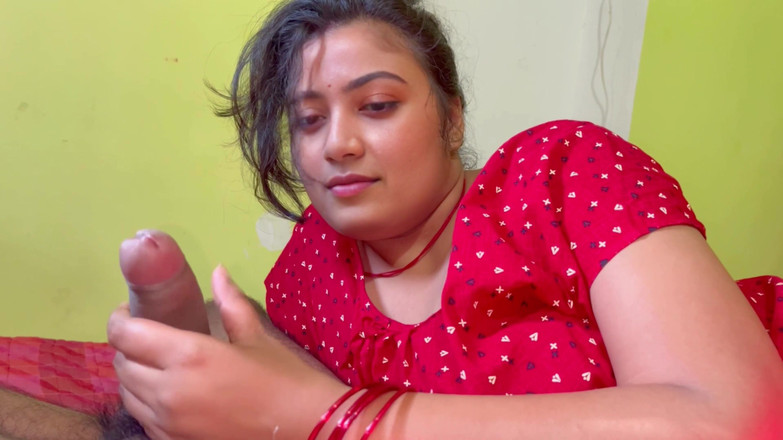 Hotty_ragini: Omg! Eu estou sozinho com minha madrasta e pedi ajuda...