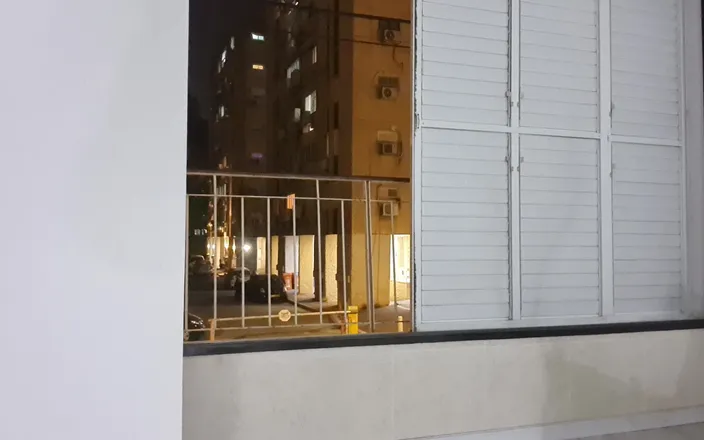 Ilovetobenaked: Come on People - I'm Waiting for You to Catch Me!