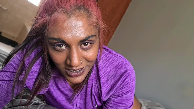 domslutfucker: Cewek binal india lagi asik nyepong dan ngentot dildo sambil...