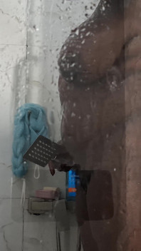 本当に私を抱き続け、逆らいオーガズムに達しなくなるまで抱いてくれる男性との関係を強めることです。