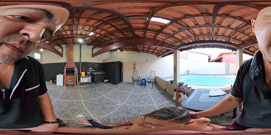 GabbyHorny: Reporter rozbiera się nago na żywo na antenie po tym, jak...