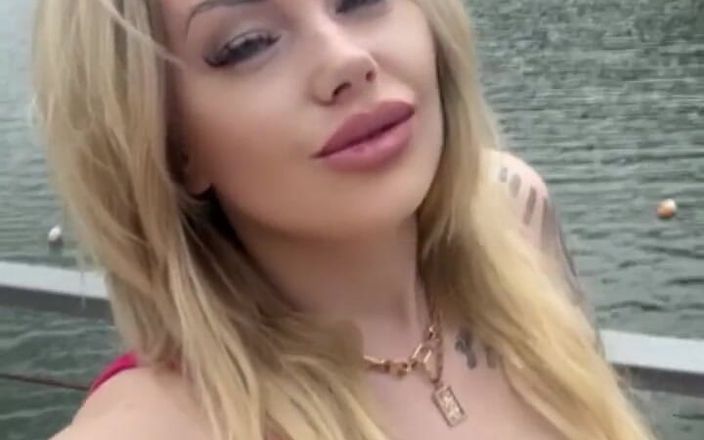 Goddess Misha Goldy: Какая женщина! Плохо трахни твой разум и бумажник хороший и жесткий - отдайся полностью богине