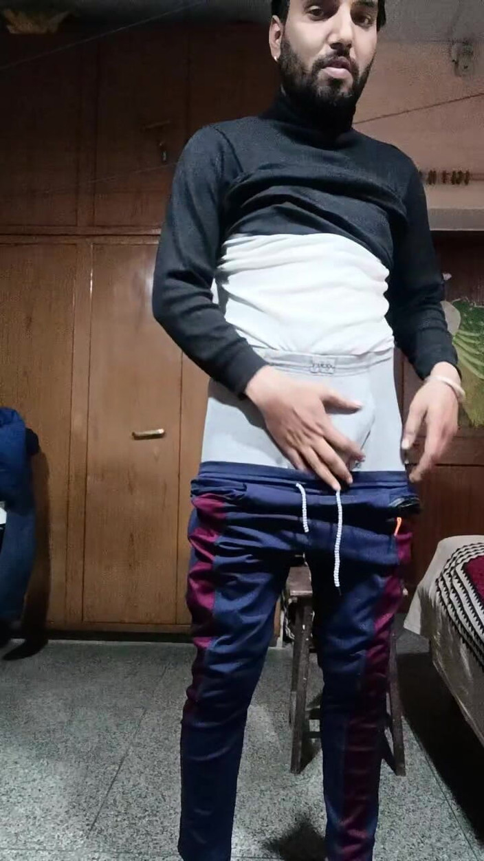 Rajasthani-old-lover: Il ragazzo indiano adora la pratica della mano con un'esibizione...