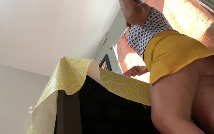 Gordo fuck: Elle demande une augmentation et son patron chevauche sa jupe