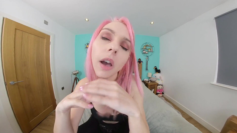 Jimmy Draws: Chloe Toy - voorbinddildo domme