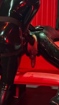 Alexin anální trénink - Alex Latex