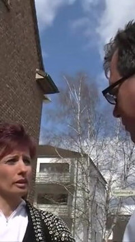 La milf ama il vecchio cazzo nella figa in bocca