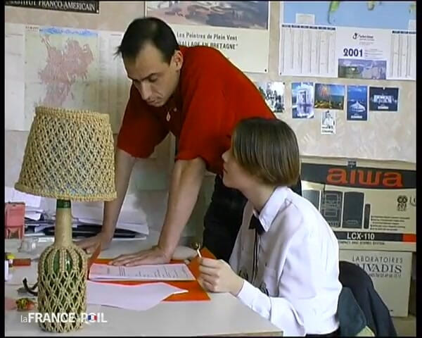 French Family Secrets: Kawaler zostaje wysadzona przez swojego nauczyciela matematyki