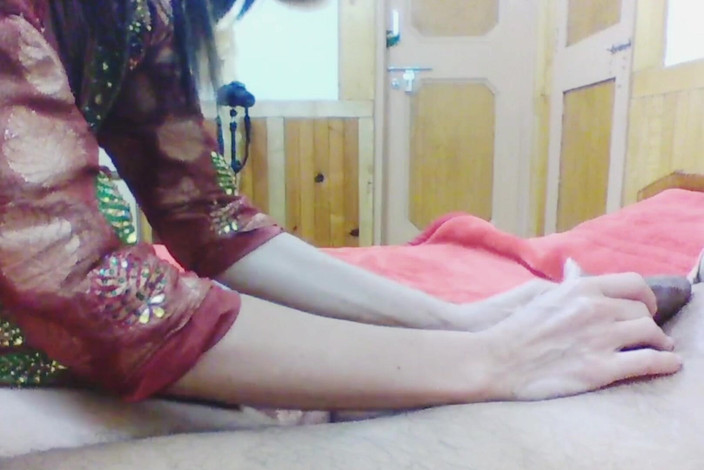 Bolly Karma: Aku pengen banget ngentot sama abang tiriku yang lagi sange...