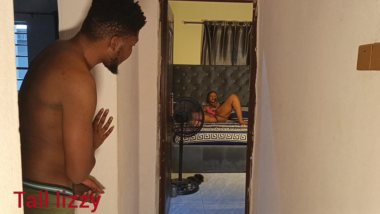 Tall_lizzy23: Nastoletni chłopiec zerknął na swoją uzależnioną od porno przyrodnią siostrę...