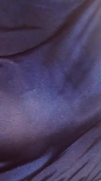 Cercando di lavare il corpo nudo di mio suocero