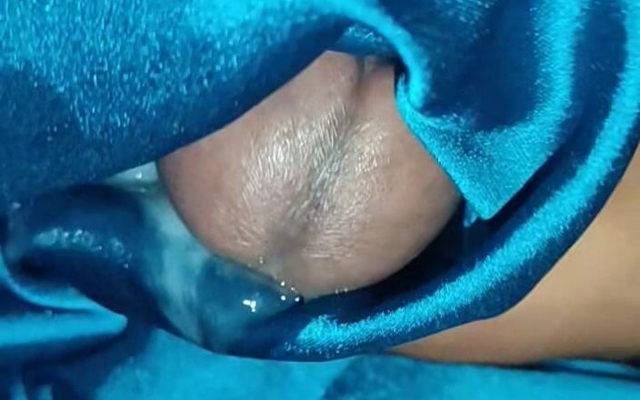 Satin And Silky: Porno handjob suut satin - handjob dengan kain sutra biru satin...