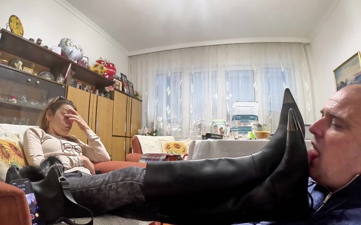 Mistressyammyboots: Ik hou ervan om de tong op mijn zolen te...