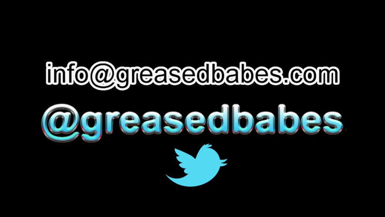 Greased Babes XXX - Greasy Tits and Oiled Asses: Calda ragazza ebano persia si olia il suo sexy corpo...
