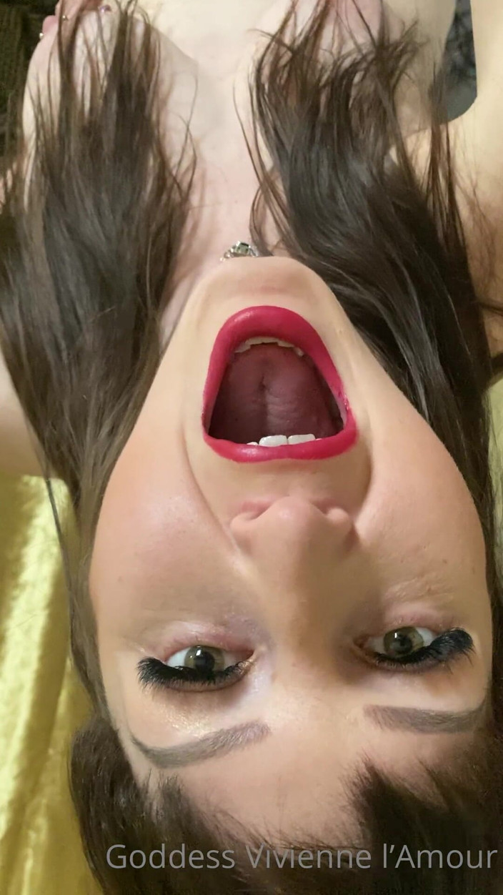 Vivienne l'Amour: Vivienne l'amour - dev kadın seni tamamen yutuyor