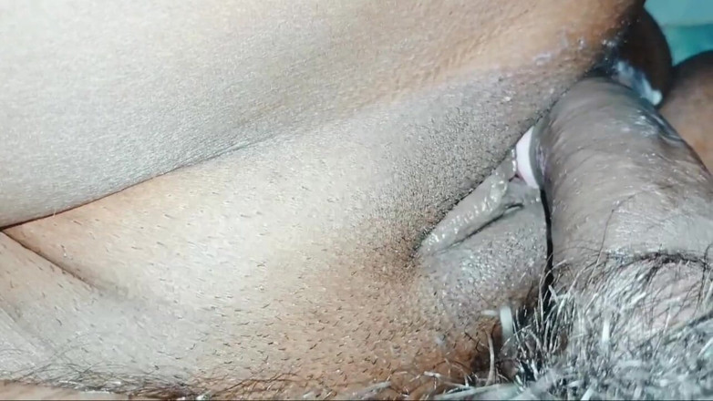 Graphic joy: Het bhabhi -sex med sin dever hela natten ijoing hennes fitta...
