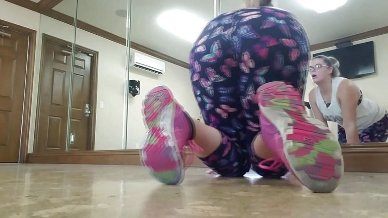 Tropical Lust: Přijďte cvičit s Kendrou