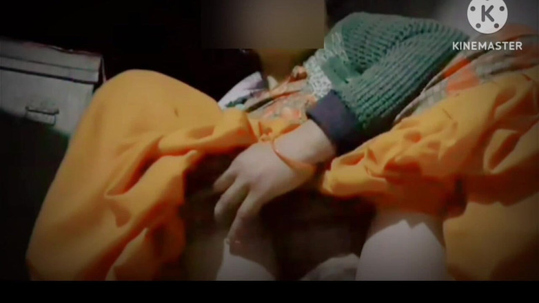 TricolorMusic3: Colocando um dedo dentro da buceta