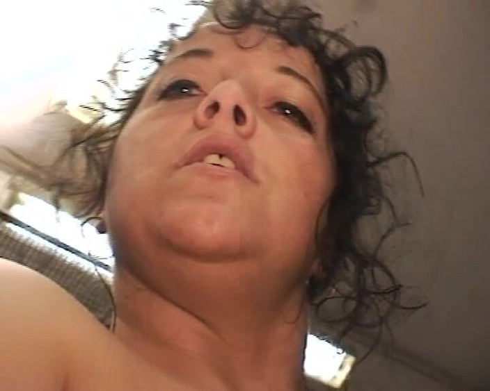 BB Video - Old School: ドイツのMILFアマチュアソロ女性 大きなナチュラルな胸 ブルネットのおもちゃ