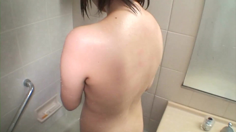 Asian Mature Climax: Doccia asiatica dall'aspetto piacevole