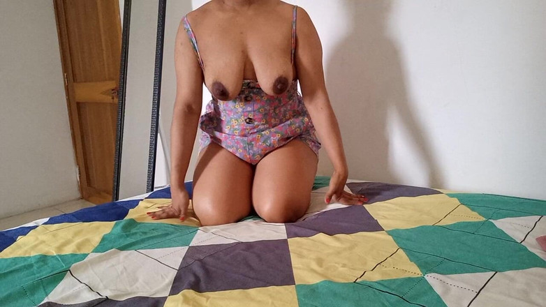 PATY PATY: Video fatto in casa della studentessa!! Adora aprire il culo...