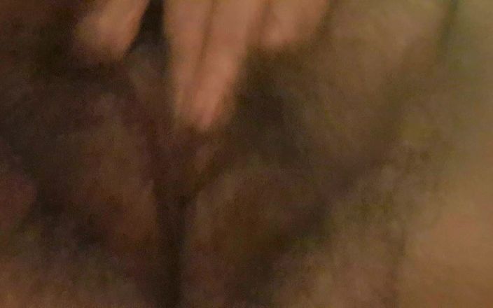 Mommy big hairy pussy: Memek berbulu tante seksi ini dientot habis-habisan - close up