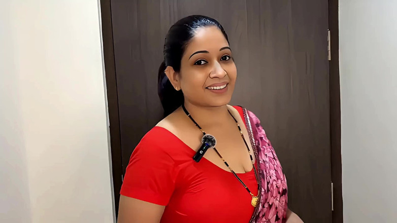 FantacyCouple: Vänner sexiga kram bröst fru Priya Bhabhi kom för att...